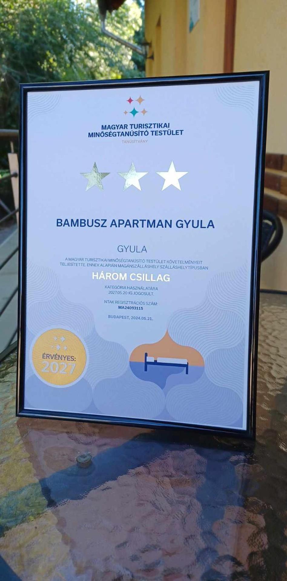 Bambusz Apartman Дьюла Екстер'єр фото